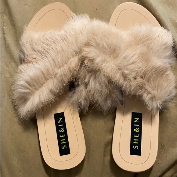 Furry Slides - Picture 5 of 5